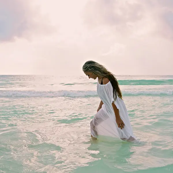 Alessandra Montana — sound healer in Tulum